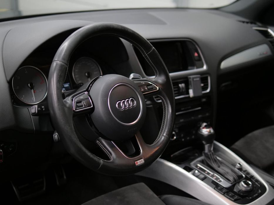 Audi Q5.  2015 3.0