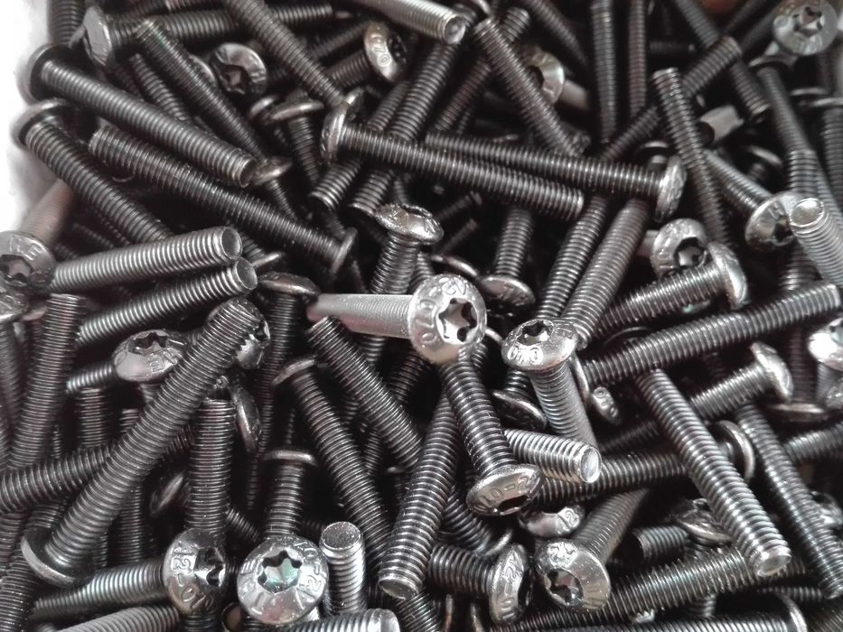 Surub Torx M6x30 x 50 buc, cap bombat, negru