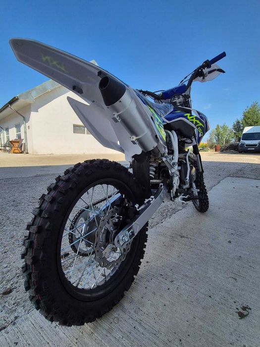 Motocicleta cross enduro offroad Barton NXT150 cc 4T (ROTI 19" - 16")