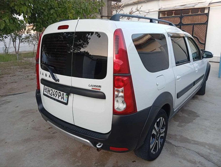 Lada Largus kross 2022 сотилади
