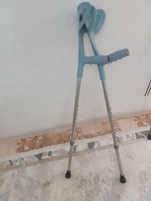 Подлокотники в хорошим состоянии