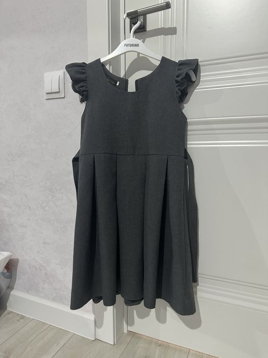 Продам школьный сарафан