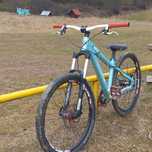 Bicicleta dirt da bomb molotov