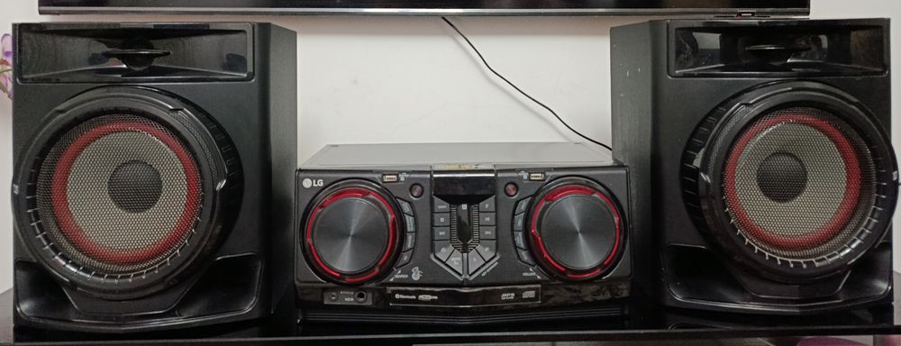 Продам мини музыкальный центр новый