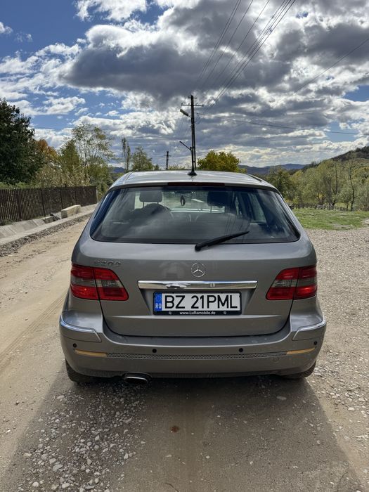 Vand Mercedes B200