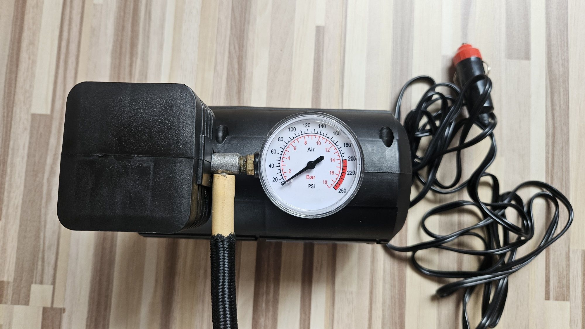 Компресор, 12V, 17bar, 250PSI