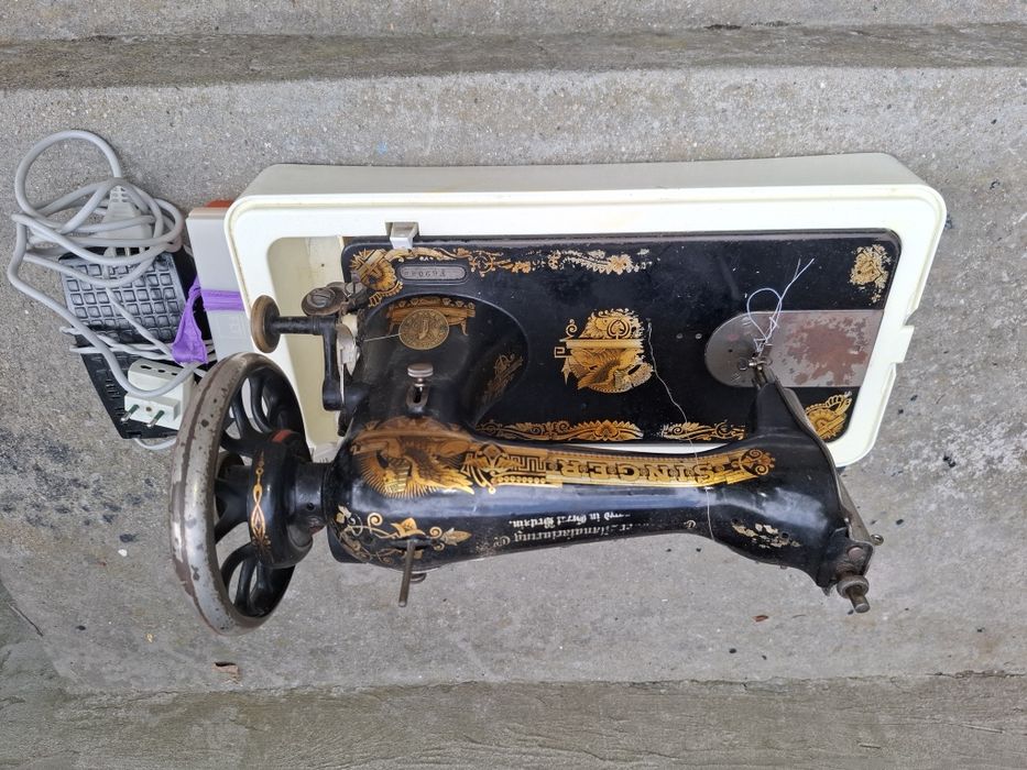 Masina de cusut Singer F 69085