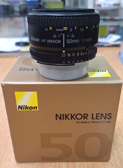 Nikkor AF 50mm F/1.8D (отличный портретник,новый,на камеры от D90)