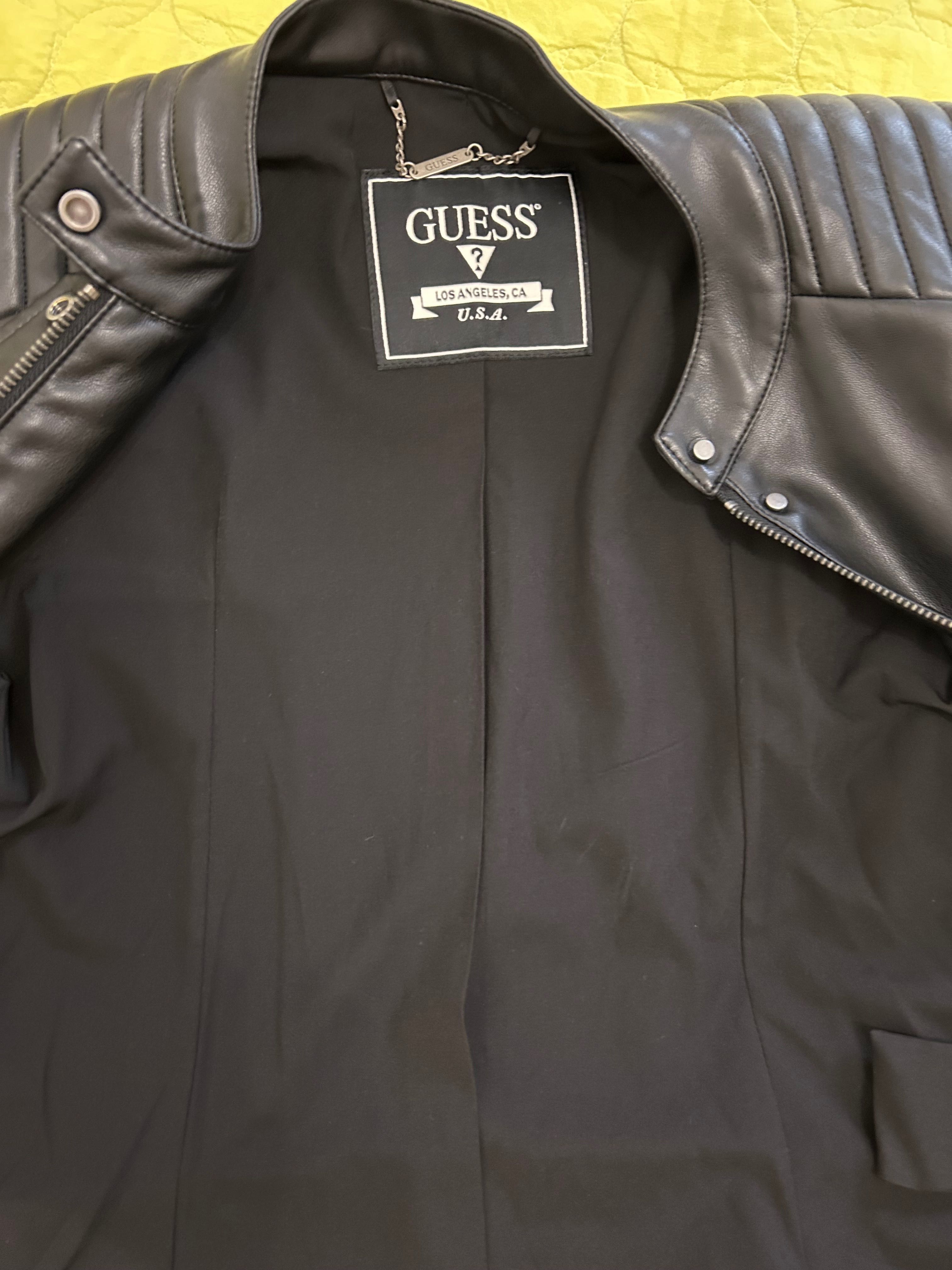 Яке еко кожа GUESS ново