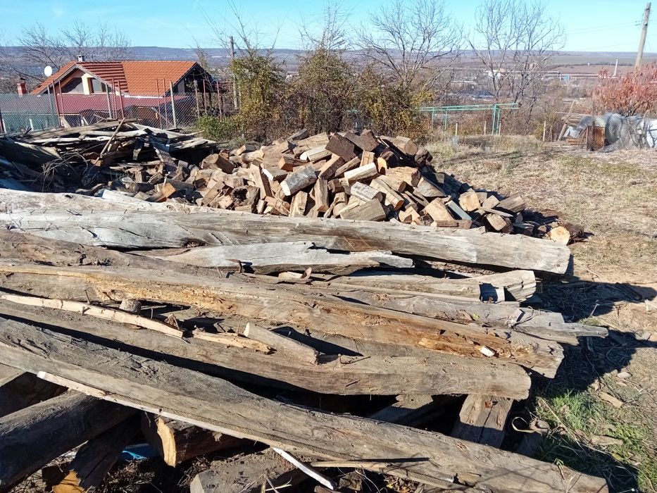 Дърва / нарязани греди за камина /