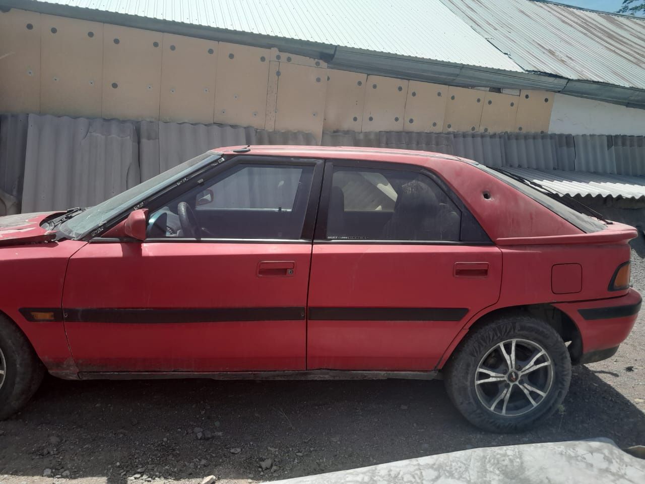 Продам машина: Mazda 323