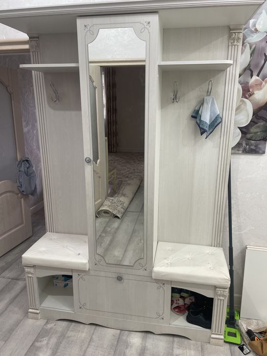 Продам шкаф для прихожей