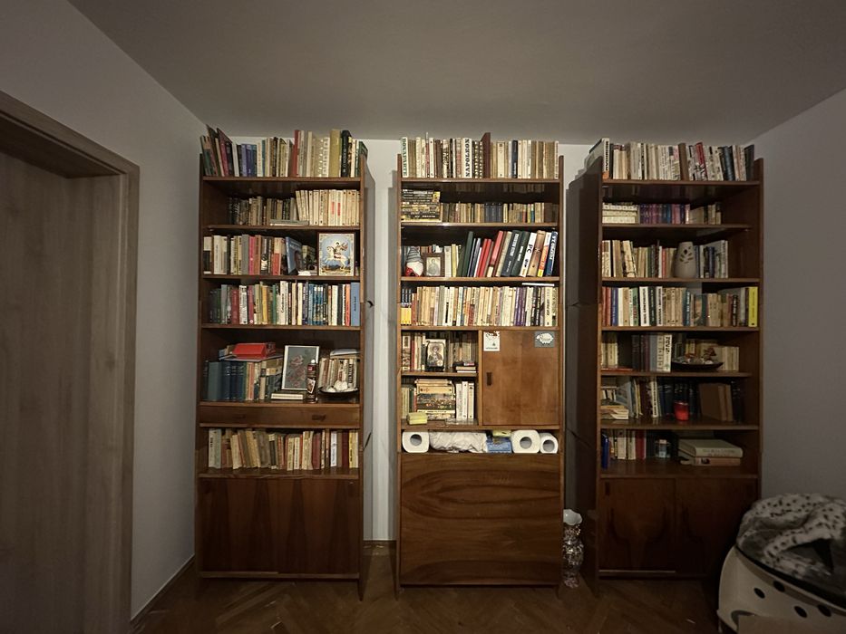 Vand biblioteca lemn masiv