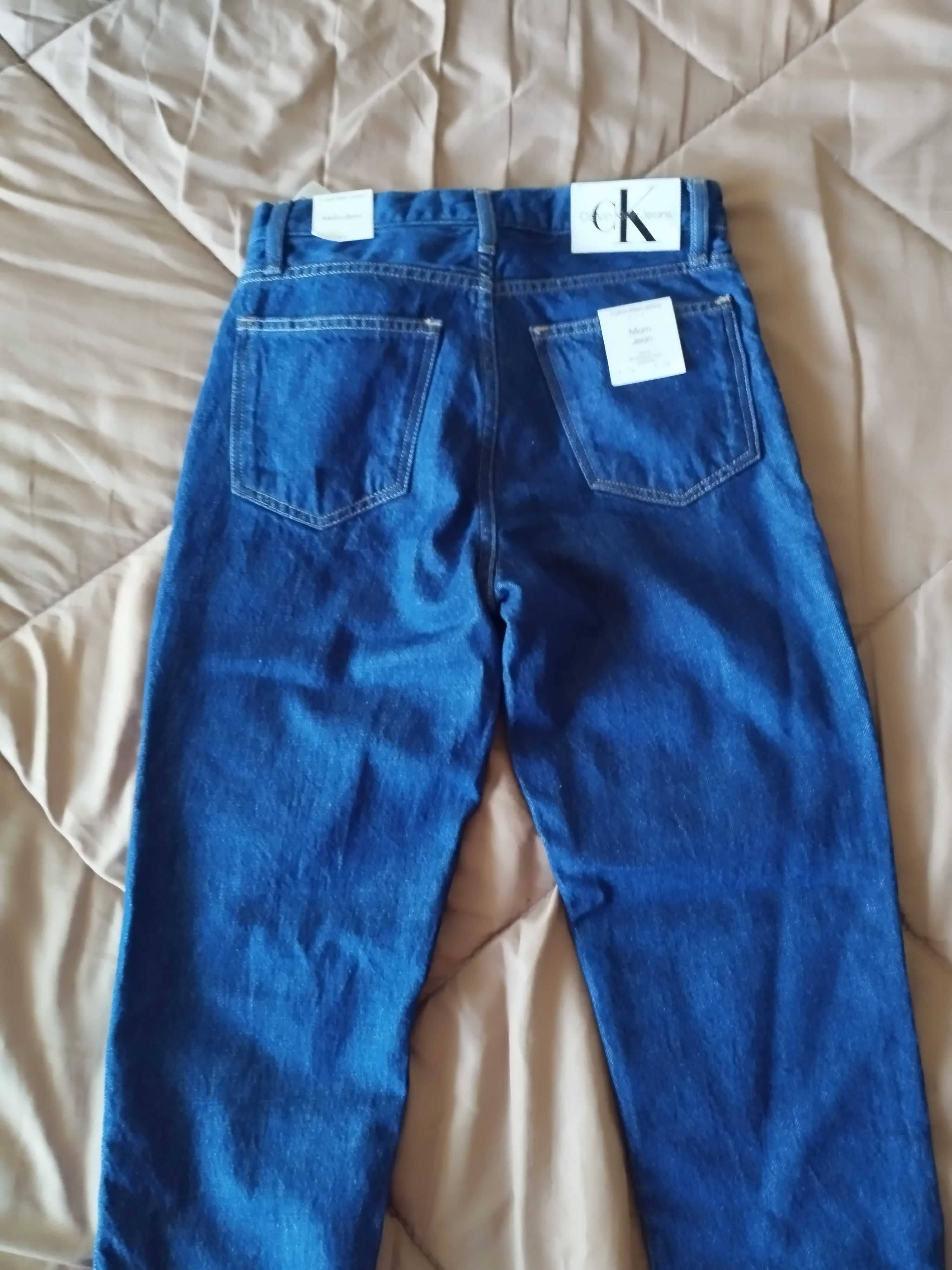 Дънки Calvin Klein mom