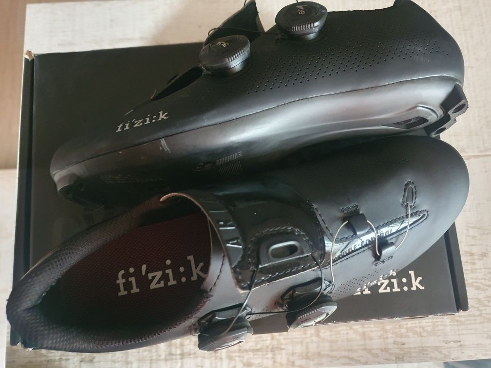 Pantofi ciclism Șosea Fizik Aria R3