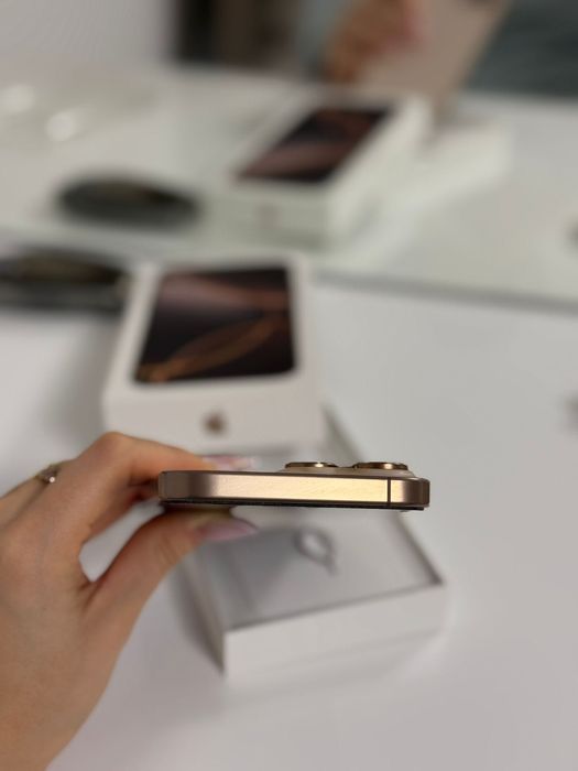 iPhone 16 Pro Max -256 GB - Titan Deșertic