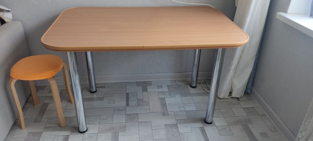 Продам стол в отличном состоянии