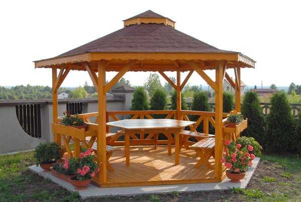Pavilioane Rustice – Farmec Natural