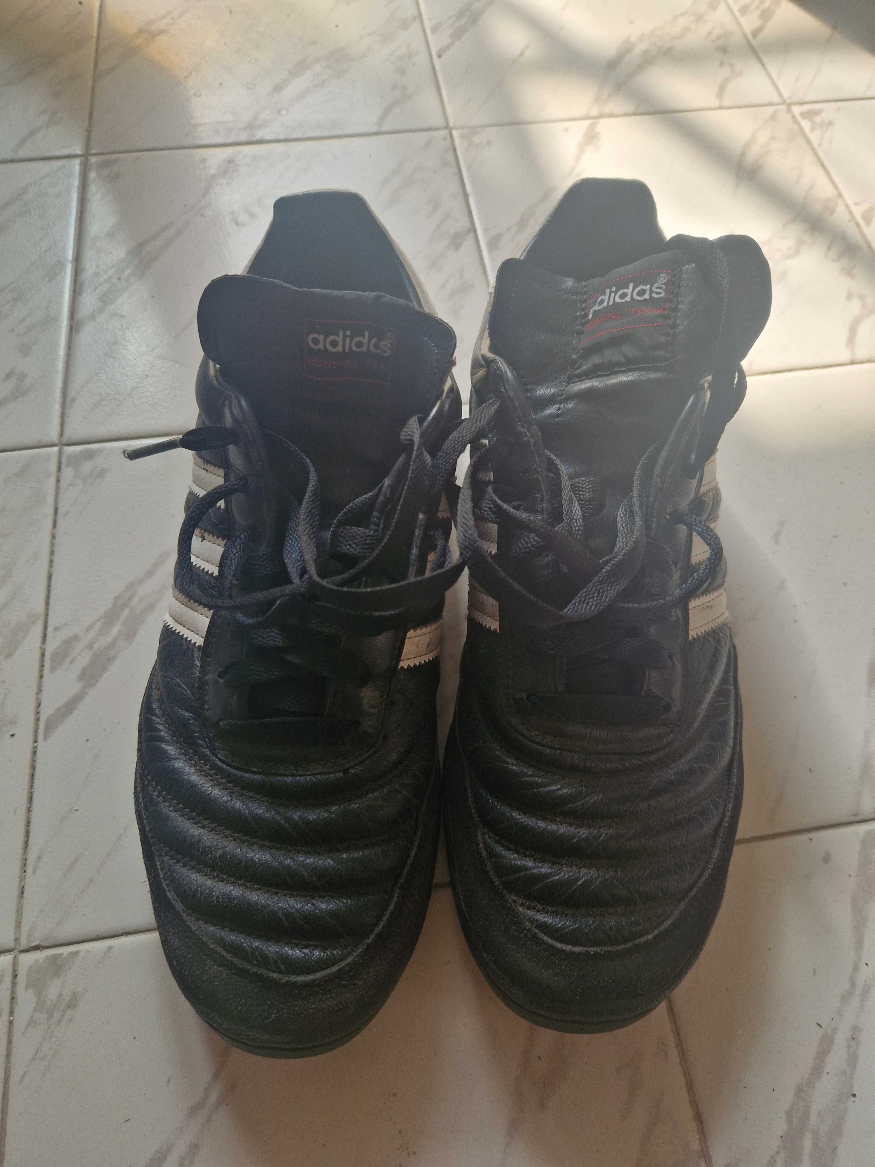 Adidas стоножки и бутонки