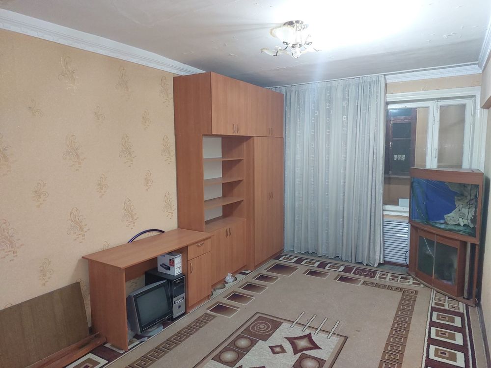 Сотилади 2/4/4 Коракамиш 2/4
