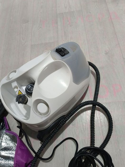 Продам Пароочиститель Karcher SC 4 EasyFix Plus белый, в отлично состо