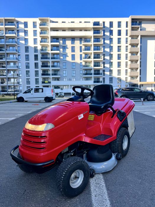 Tractoras de tuns iarba Honda V Twin Profesional Hydrostatic