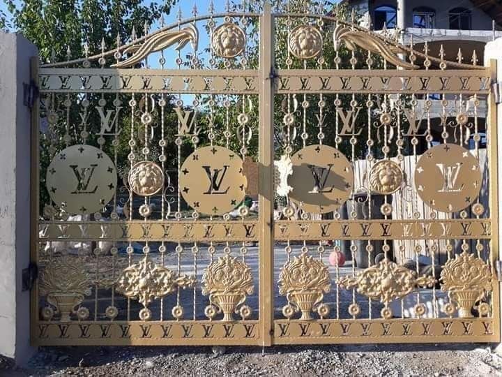 Porți și garduri din fier forjat