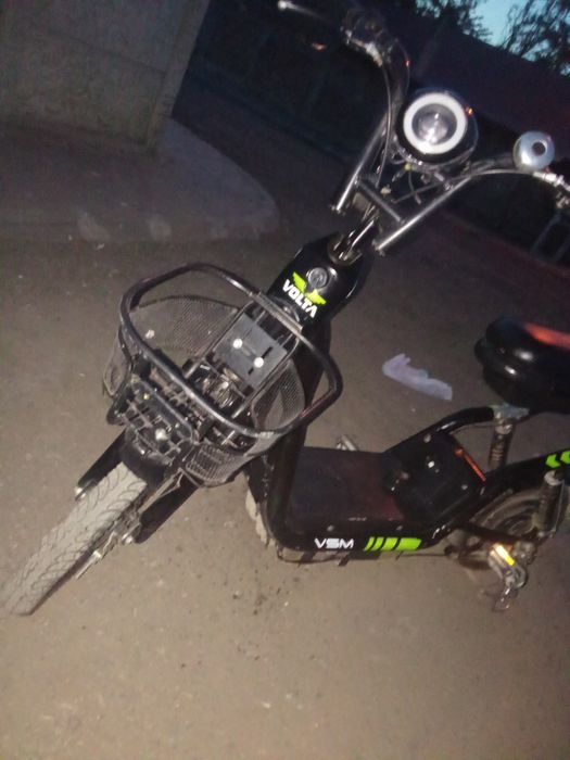 Scuter volta kmh 25 autonomie 55 kmh accept și schimburi negociabil