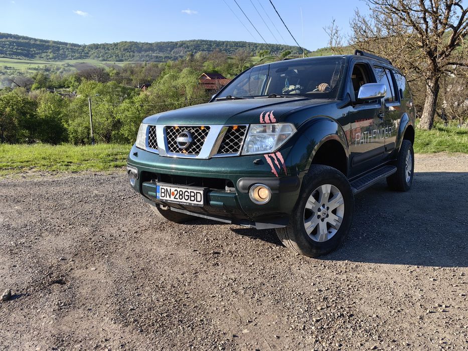Nissan Pathfinder 2.5 7Locuri +10cm 4x4