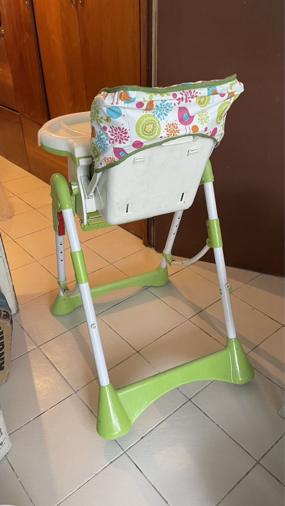 Много удобно детско столче за хранене Kiddoo