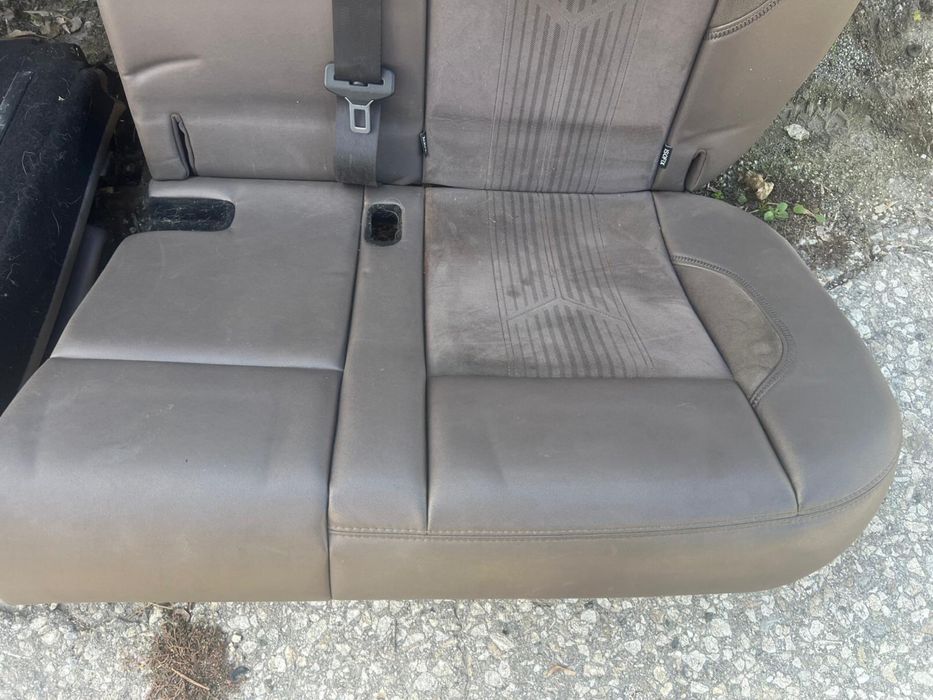 Кожен салон с плат посредата кафяв на цвят Пежо 2012год Peugeot 2008