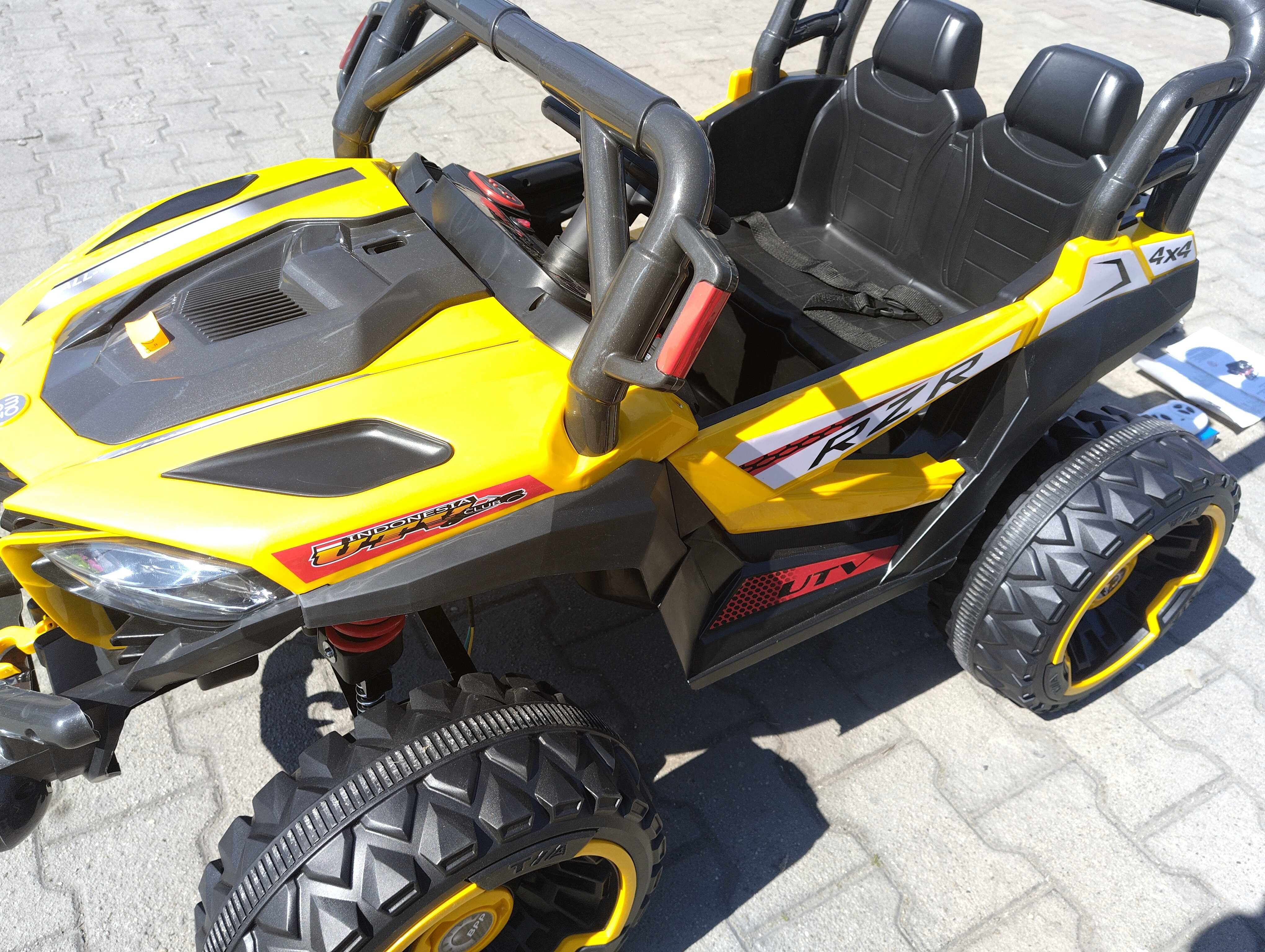 SAFARI двуместен акумулаторен джип JAKARTA 4x4 жълт