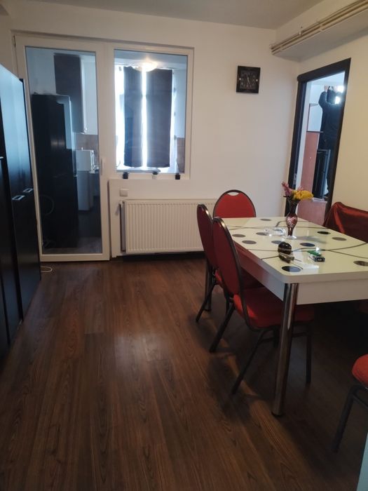 Închiriez apartament Craiovita Noua