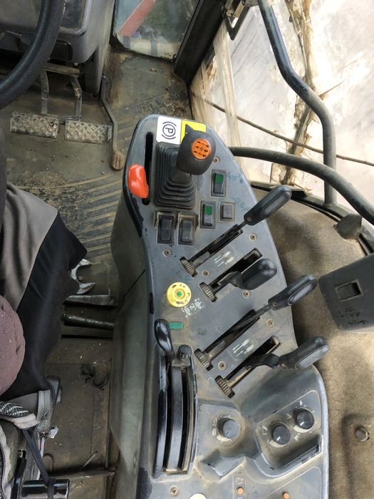 Piesa cutie punte cabina newholalnd g 240