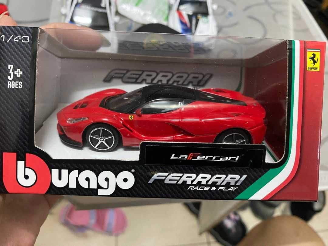 Продавам метална количка Ферари Ferrari LaFerrari от Bburago в 1/43