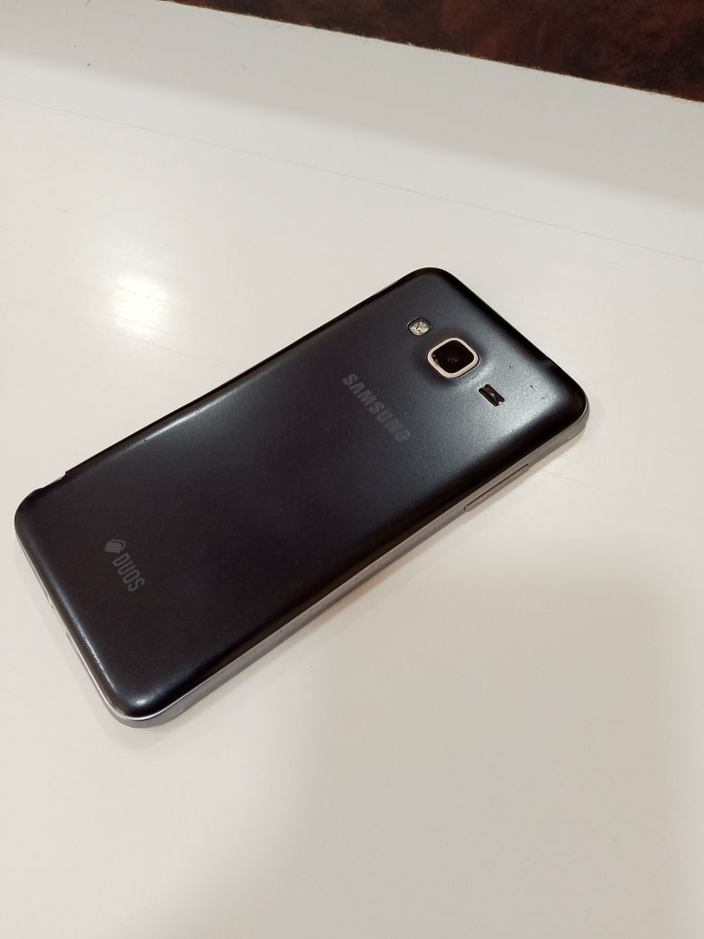 Infinix smart 8 va Samsung j3