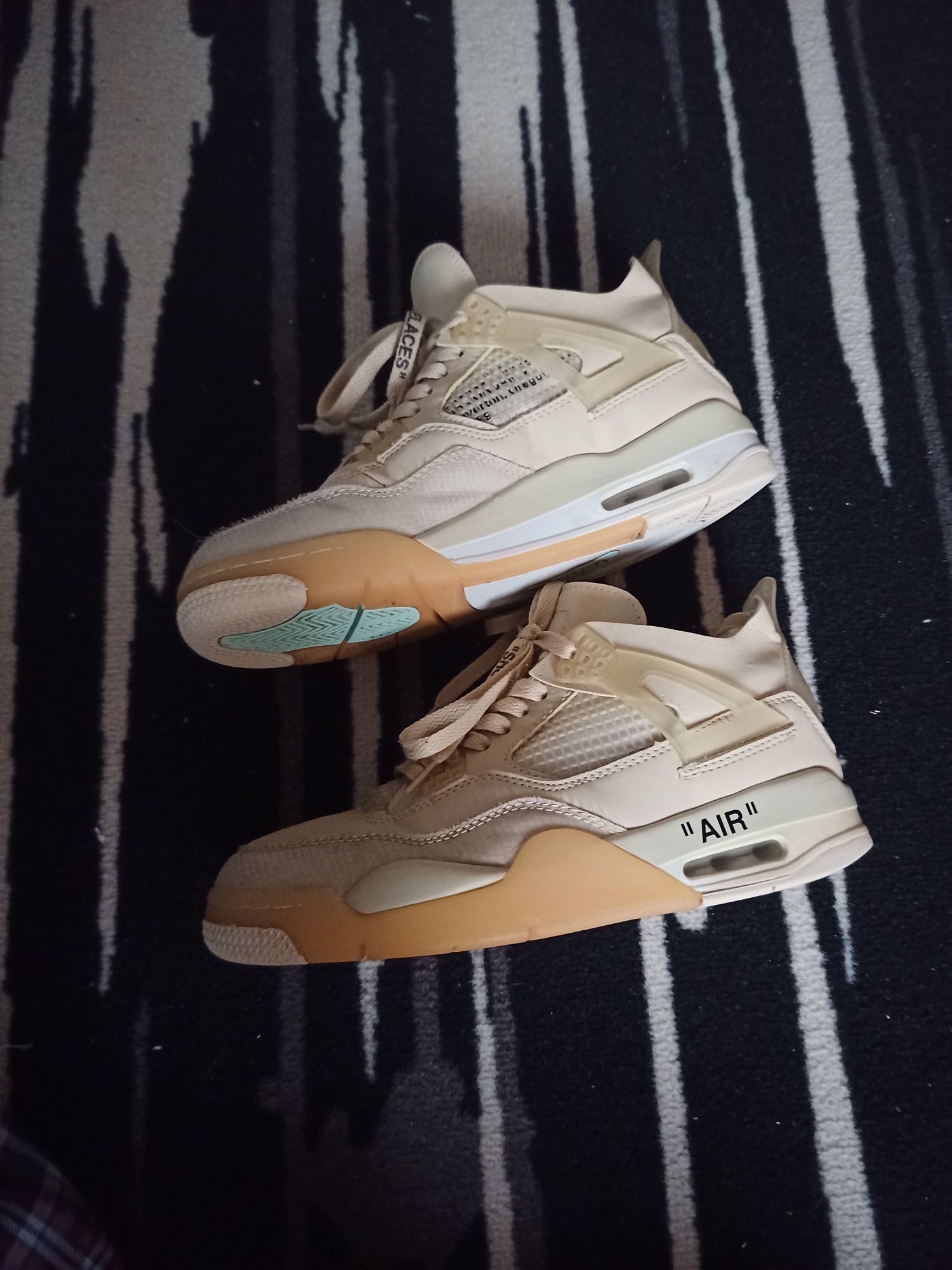 Jordan4 offwhite