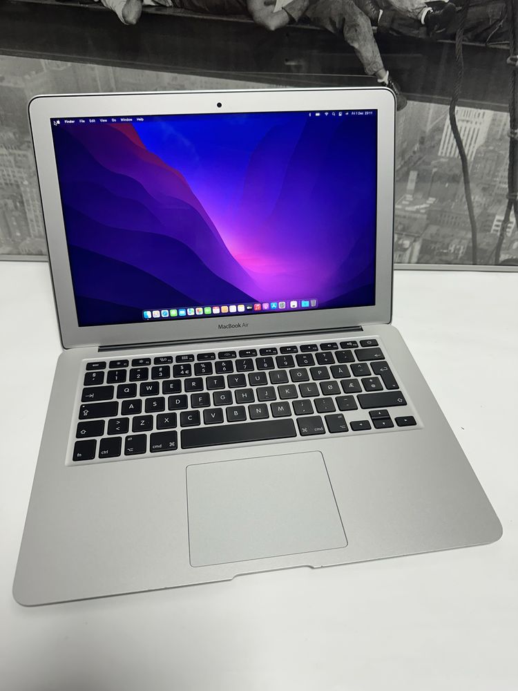 Laptop Apple MacBook Air 13 /An 2016 /CORE i5/ 8Gb RAM / SSD 256Gb