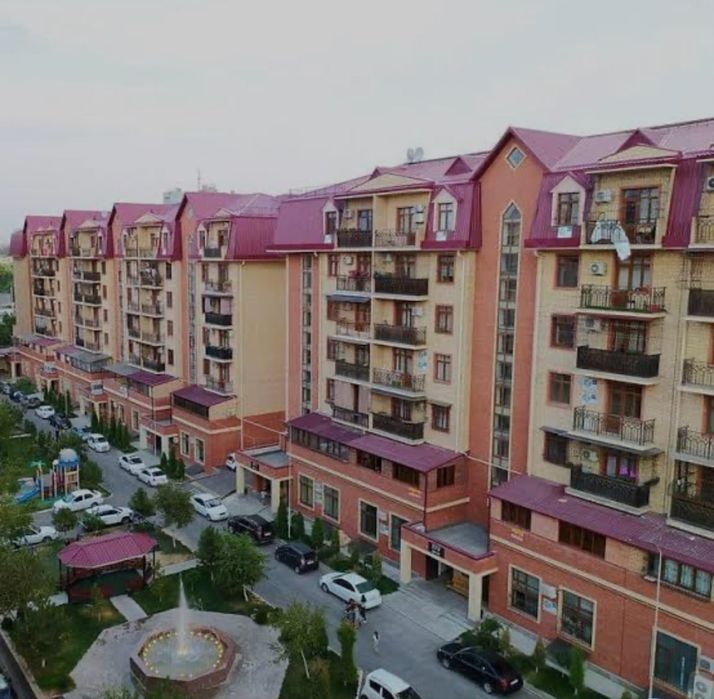 Uy sotiladi Golden house Ettichinor 3/7/7