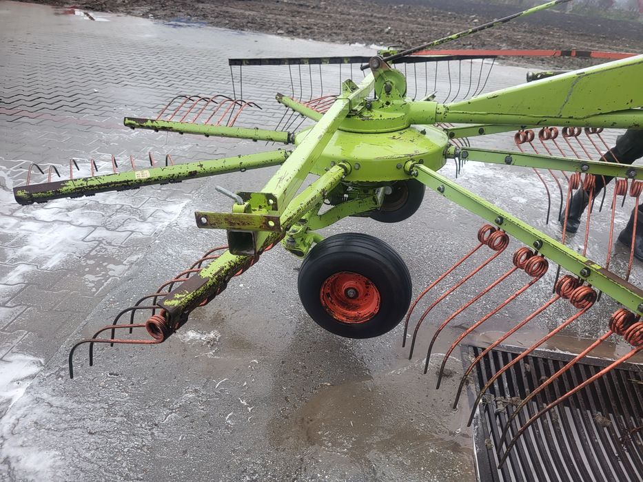 Vînd greblă claas VS 310