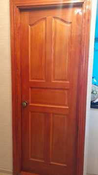 Продам межкомнатные деревянные двери в количестве 4 шт