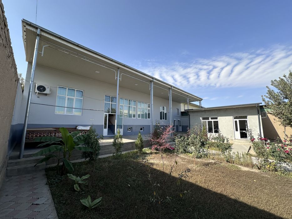 Nazarbek 8-sotix uy sotiladi