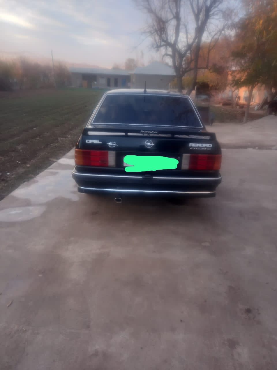 Opel Record Cherniy