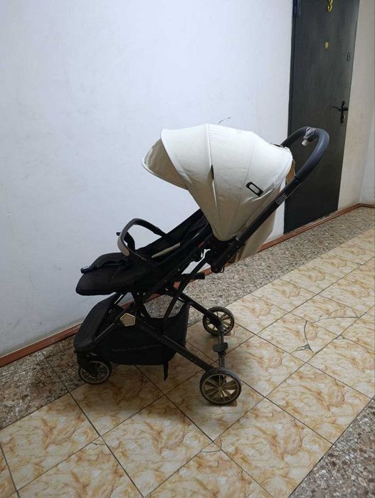 Срочно продаётся б/у детская коляска и велоколяска.