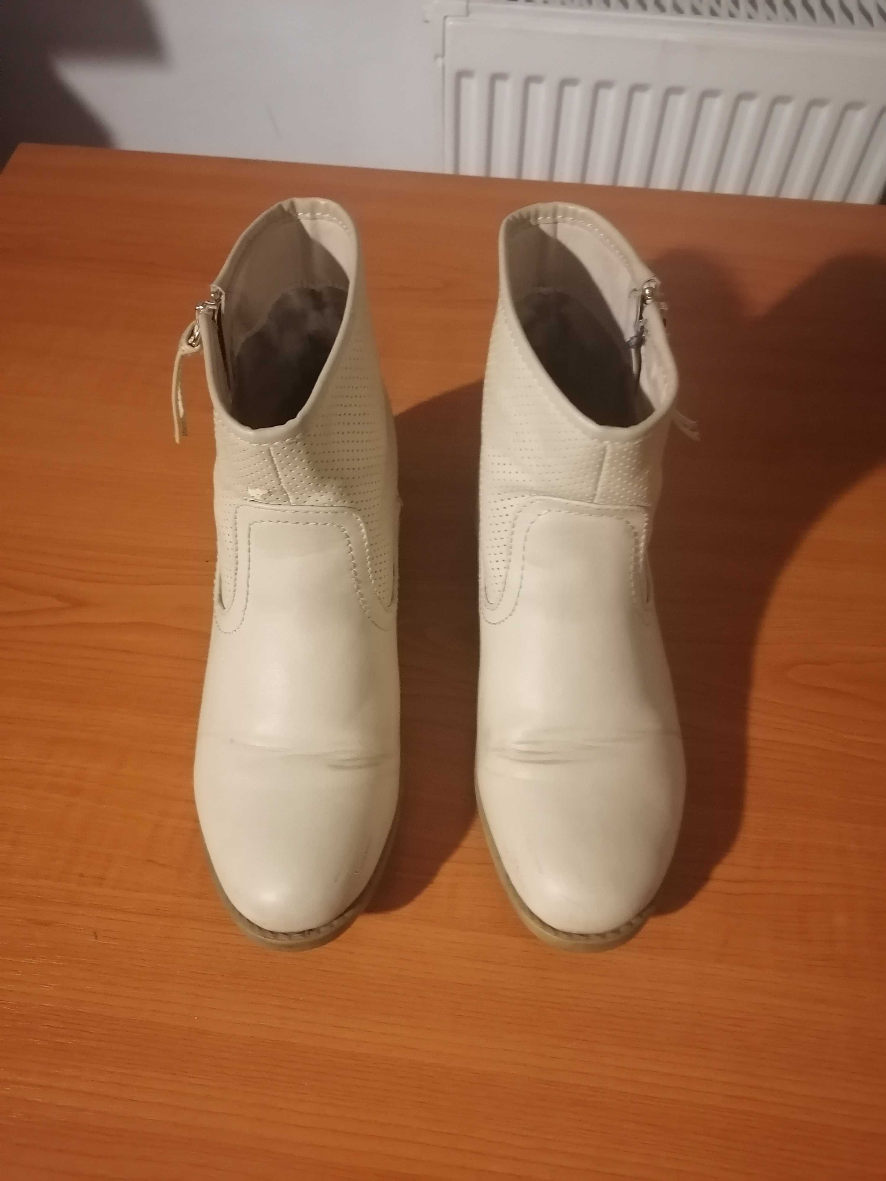 Ghete dama, botine marimile 37 si 38