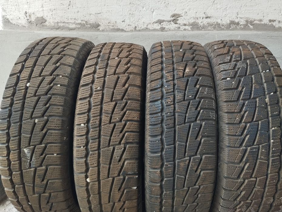 Продается буу зимние покрышки  цена 80000 тенге