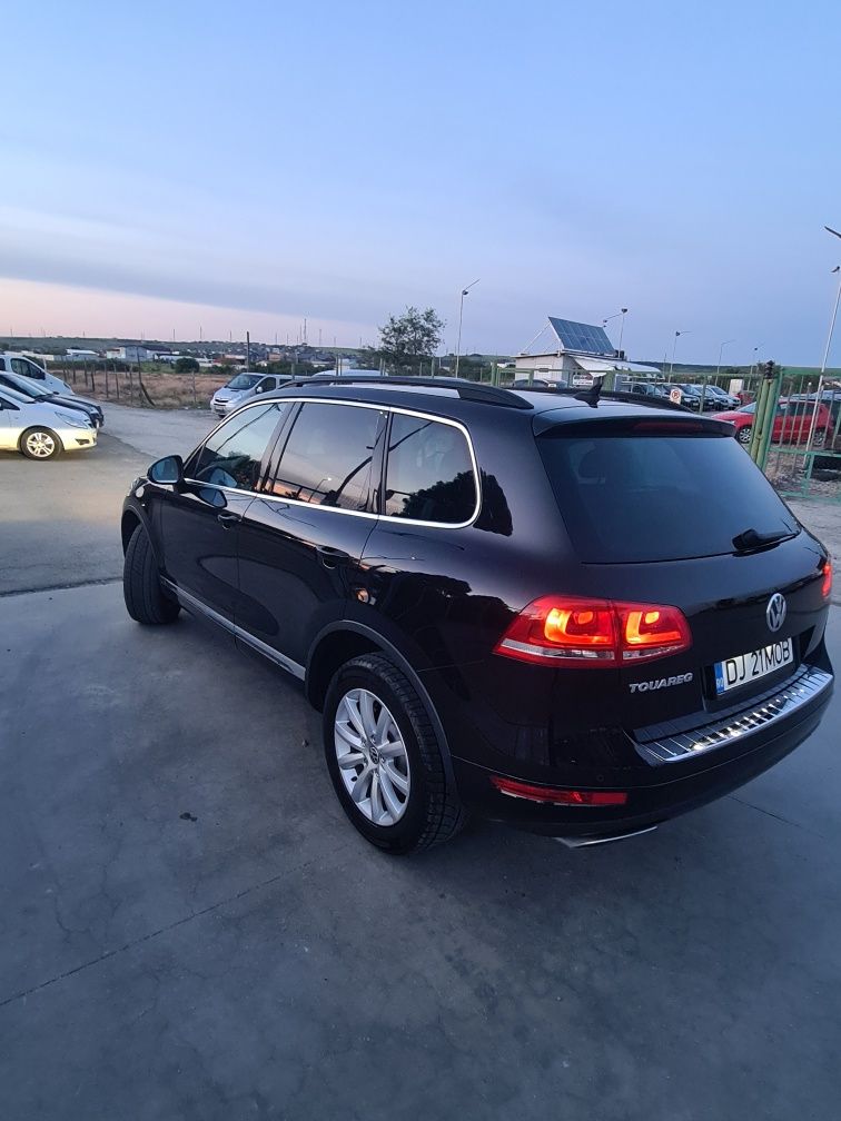 Vând Volkswagen Touareg