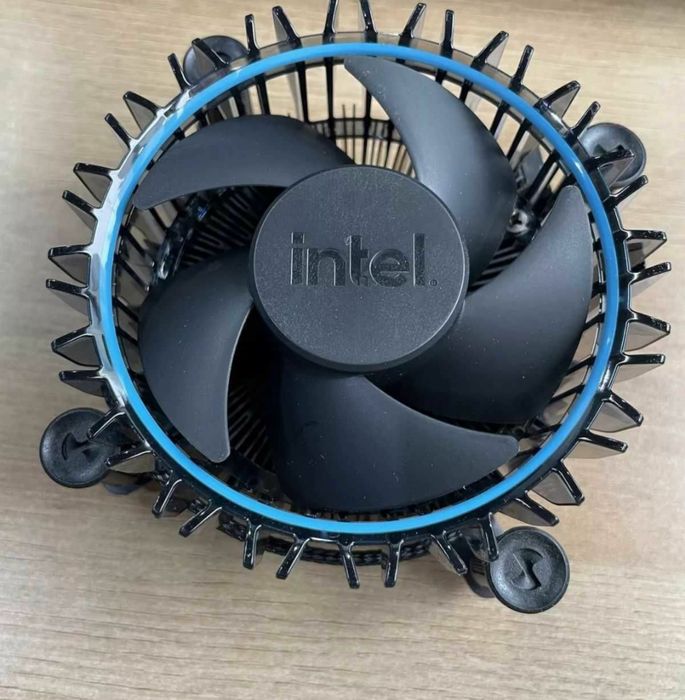 Cooler Intel Stock LGA1700