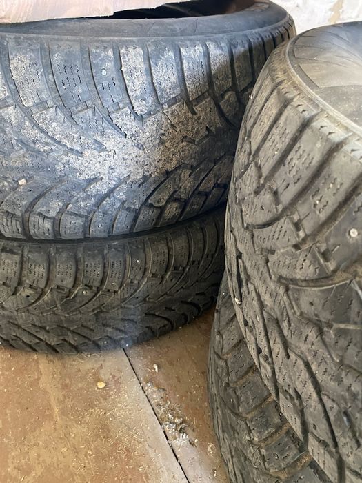 Продам шины  на внедорожник