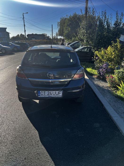 De vanzare opel astra H.
